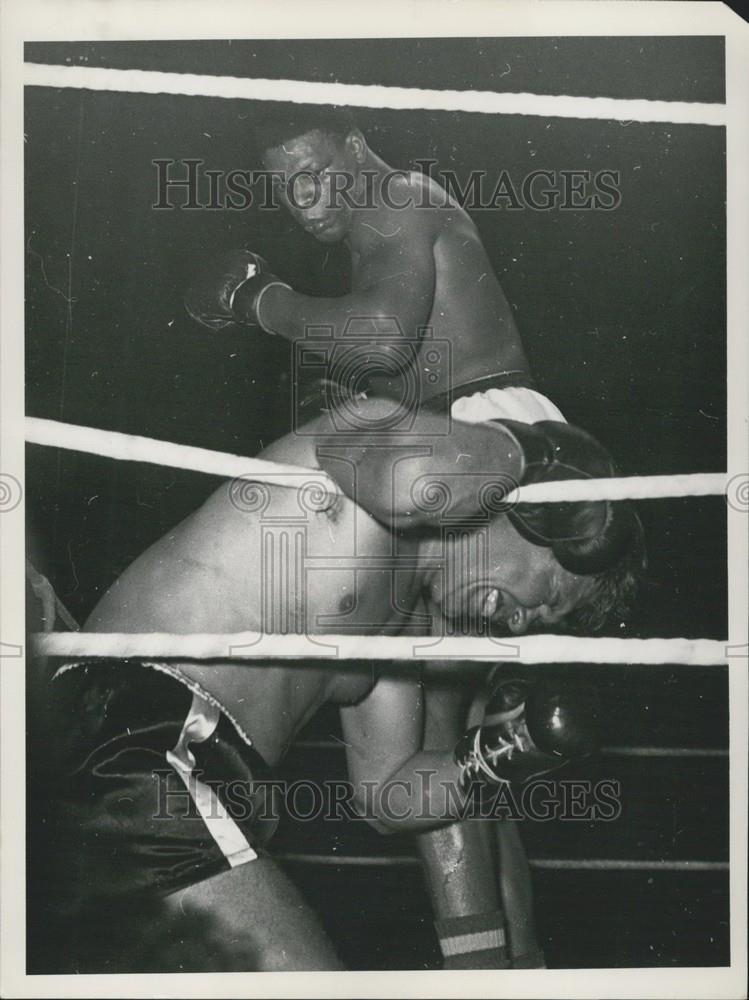 1953 Press Photo Nino Valdes, Cuba, Beats European Champion Heinz Neuhaus - Historic Images