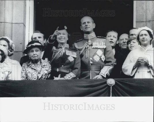 1979 Press Photo  The Queen & Royal Family at Horse Guards Parade - Historic Images