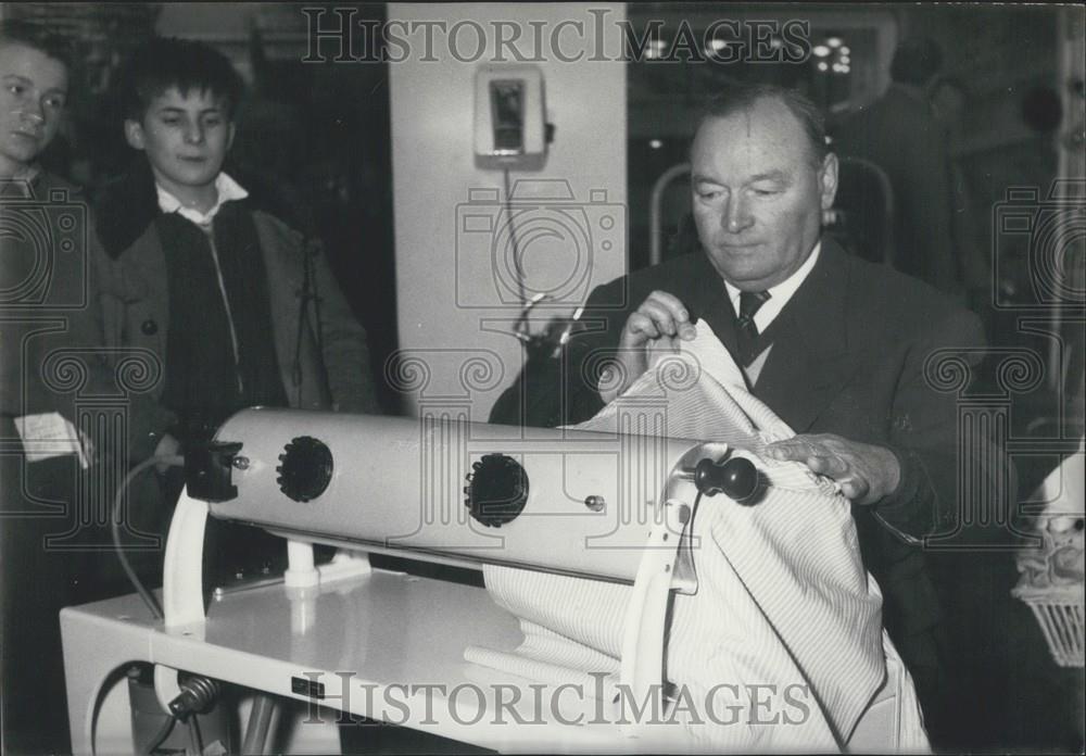 1957 Press Photo Household Art Show, Grand Palais, Paris - Historic Images