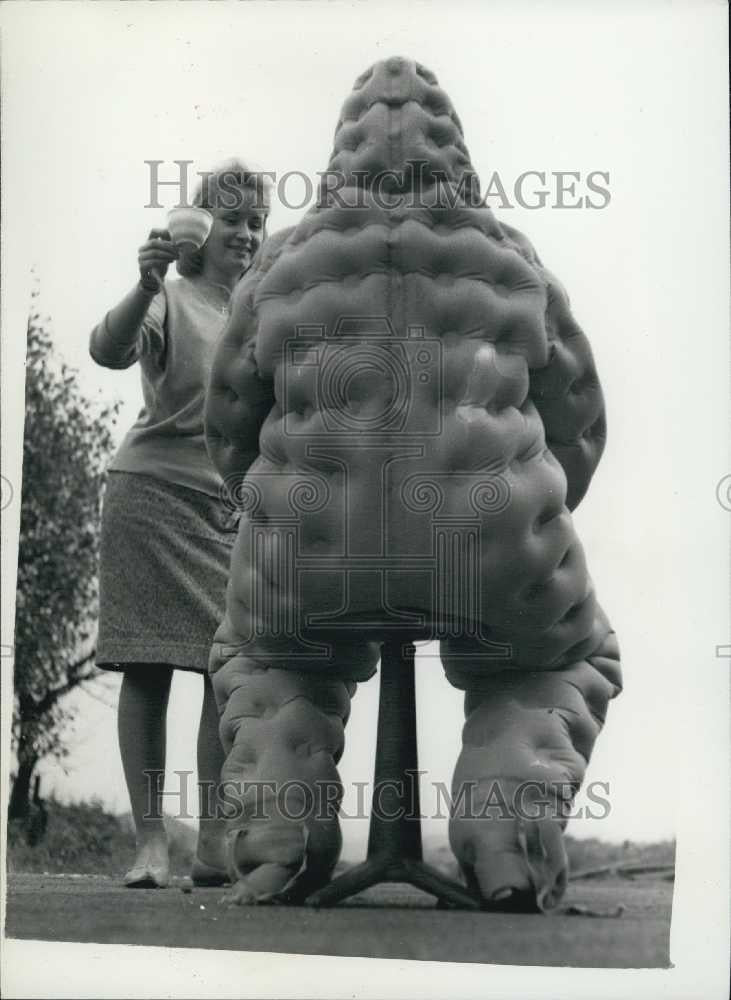 1960 Press Photo Life Saving Exposure Suits for Pilots - Historic Images