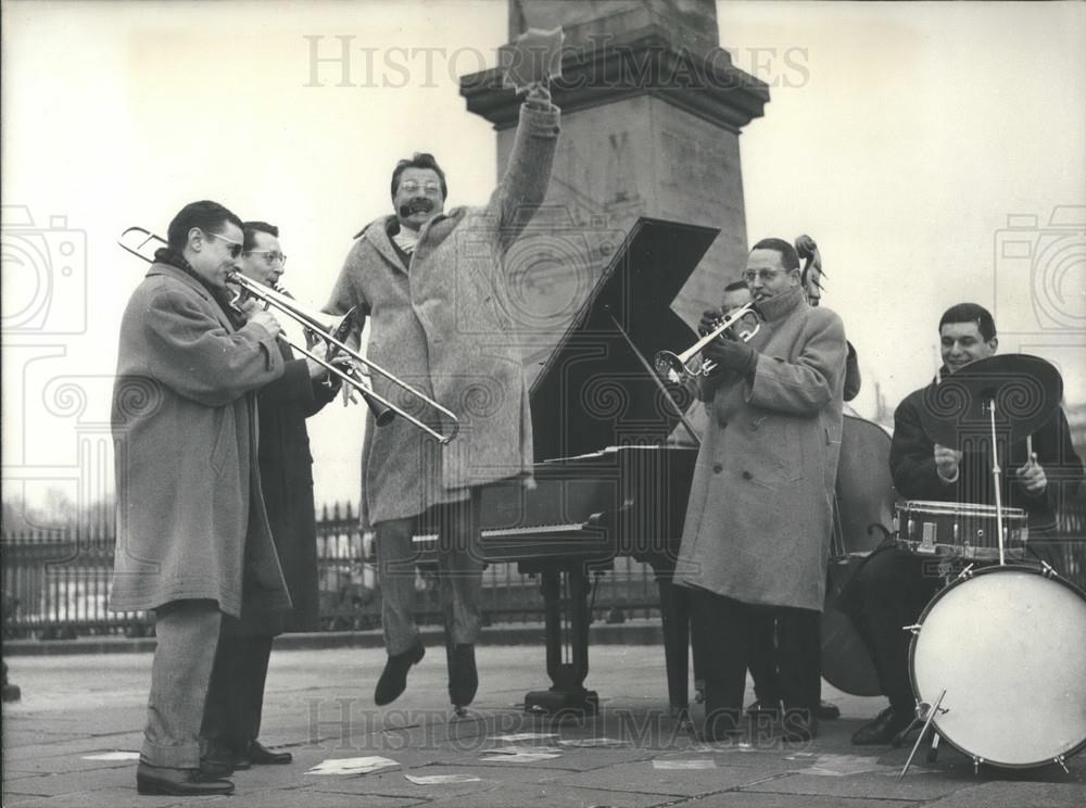 1959 Press Photo Famous Jazz Musician Jack Dieval Playing at The Obelisk - Historic Images