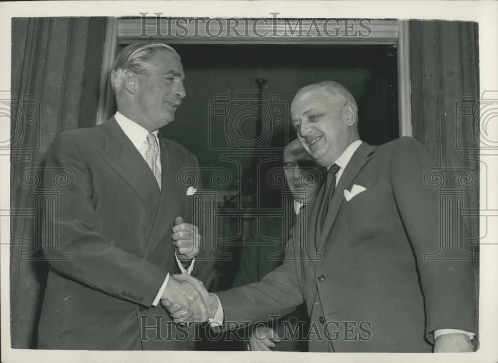 1956 Press Photo Sir Anthony Eden and M. Pineau at No.10. Downing Street - Historic Images