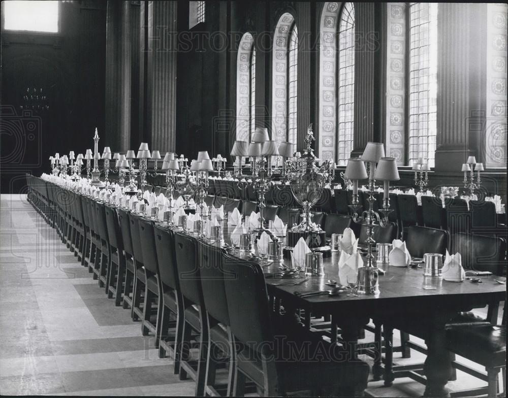 Press Photo Greenwich Palace; Two of the tables in the Painted Hall - Historic Images