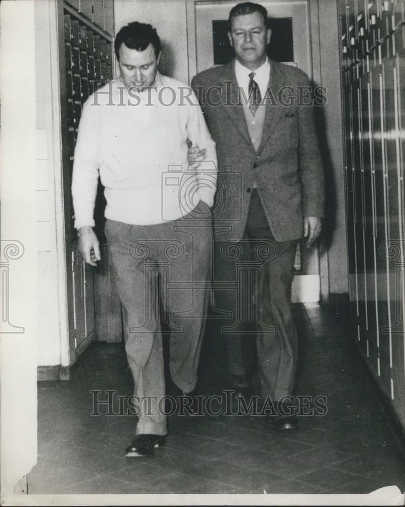 Press Photo Donald Hume arrested by Swiss Police - Historic Images