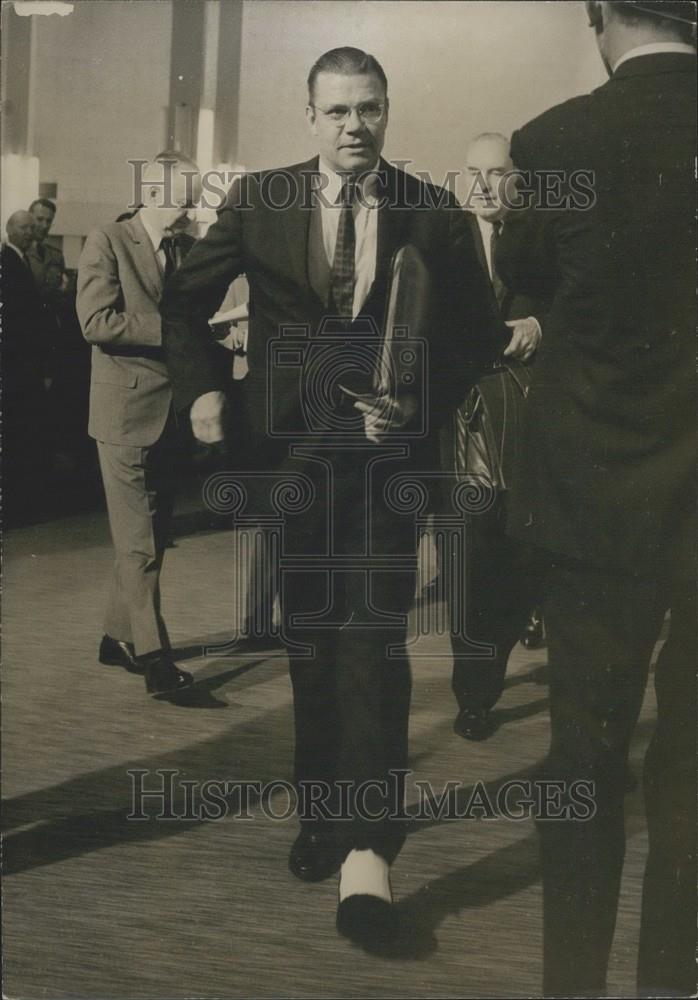 1966 Press Photo US Defense Secretary MacNamarra, UNO Headquarters - Historic Images