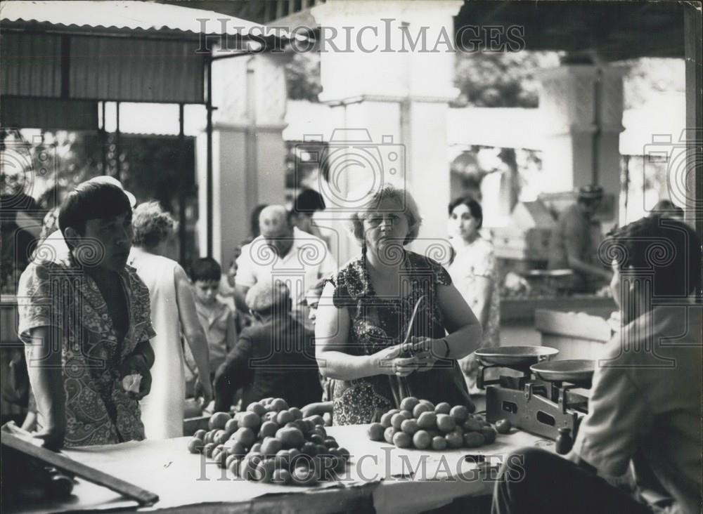 Press Photo Market scene in Bukhara - Historic Images