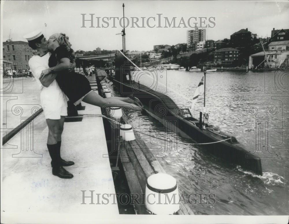 1969 Press Photo Last British Link With Australian Navy Sails Out of Sydney - Historic Images