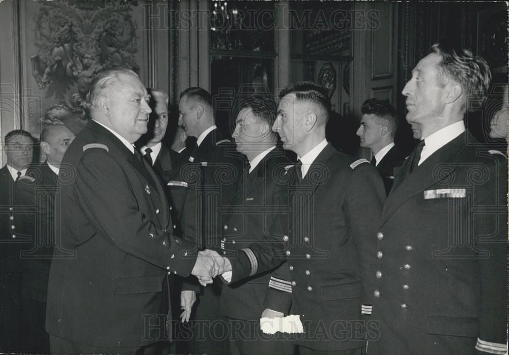 1959 Press Photo Admiral Nomy Receiving French Naval Cadets Marine Ministry - Historic Images