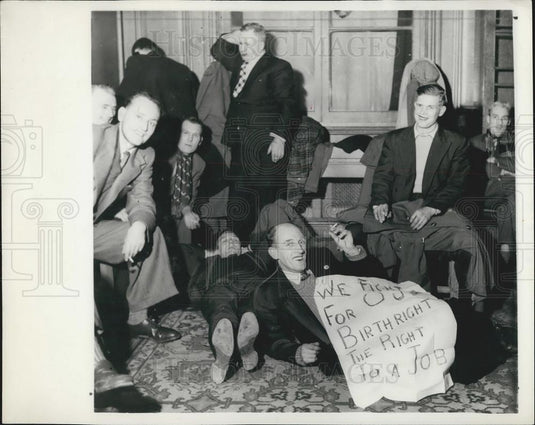 1960 Press Photo Miners Sit-Down Strike, Betteshanger Colliery, Kent - Historic Images