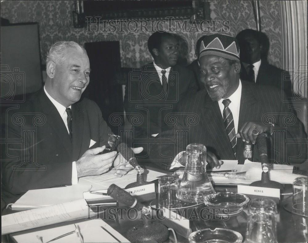 1964 Press Photo New Zealand PM Keith Holyoake &amp; Jomo Kenyatta,Kenya - Historic Images