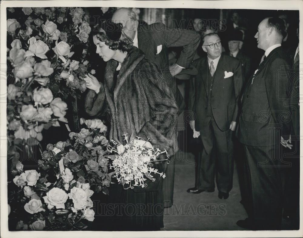 1953 Press Photo Royal Cadelonian Horticultural Society Flower Show - Historic Images