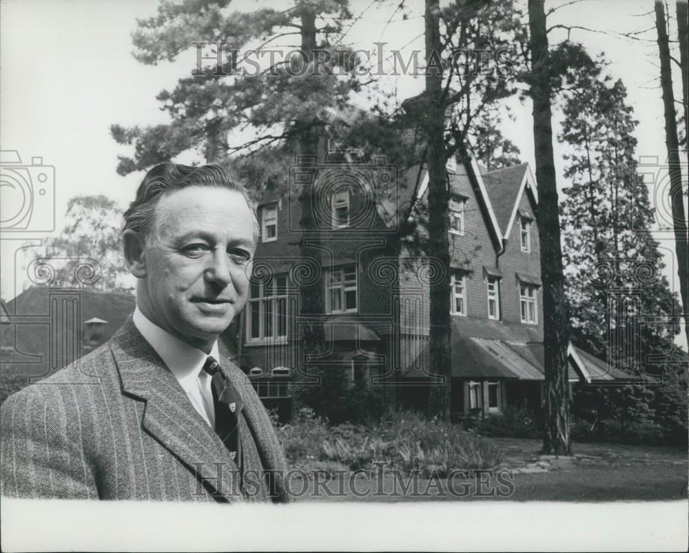 1960 Press Photo James Swinburn  Hill Place Preparatory School - Historic Images