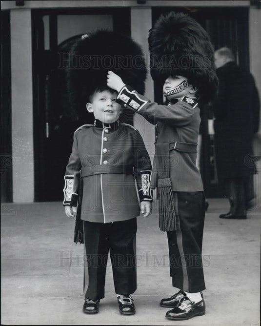1964 Press Photo Jennifer Nelson's Daughter Of Maj Gen EJB Nelson Marries-Kids - Historic Images