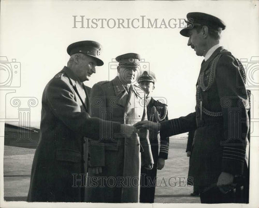 1956 Press Photo Field Marshal Viscount Montgomery Greeted Arrival Belgrade - Historic Images
