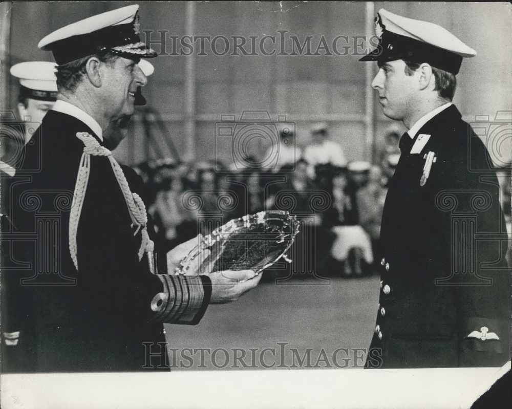 1981 Press Photo Prince Andrew received his wings from his father Prince Philip - Historic Images