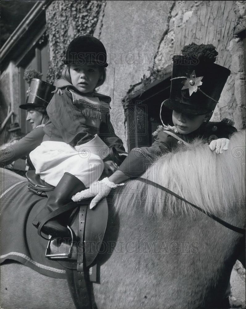 Press Photo Hussar checks up on Ã¢MÃ¢LadyÃ¢sÃ¢ leathers - Historic Images