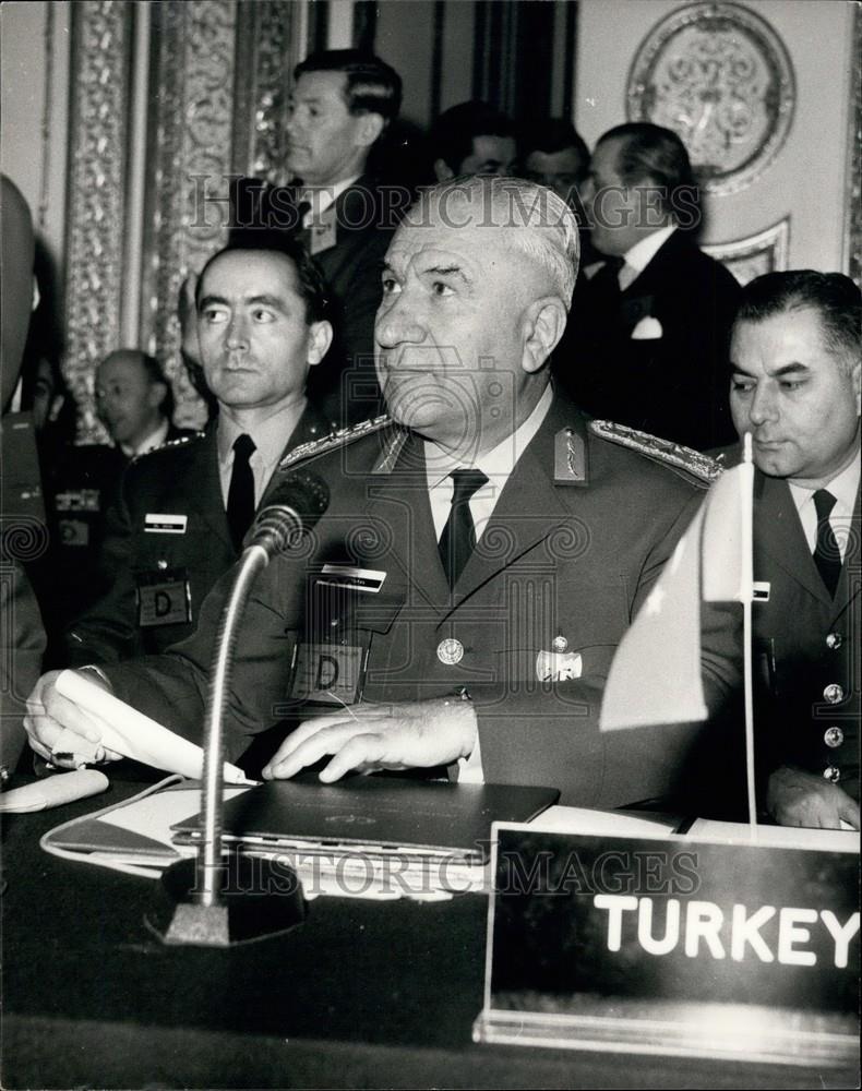 1968 Press Photo Cento Defence Chiefs Meeting General Cemal Tural Turkey - Historic Images