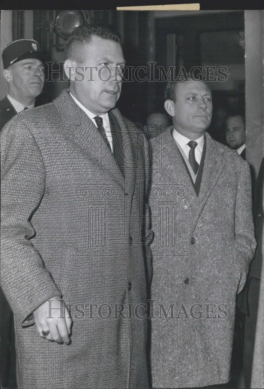 1961 Press Photo Peugeot Kidnapping Case: Larcher's Paris Flat Searched - Historic Images