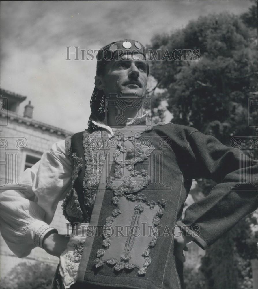 Press Photo A Dancer of Yugoslavia - Historic Images