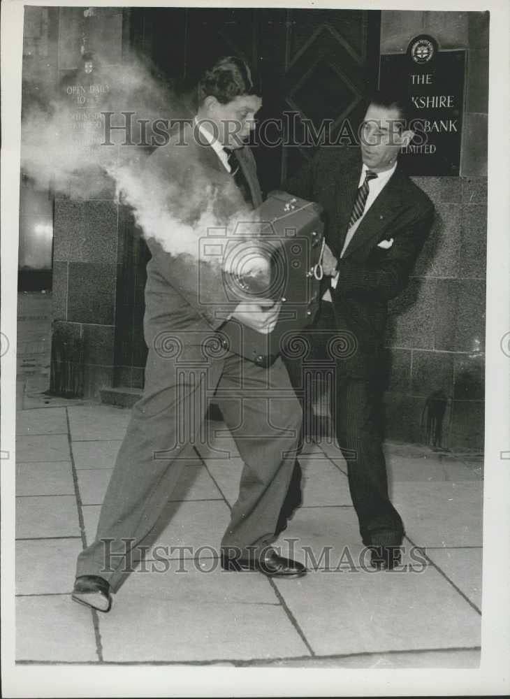 1959 Press Photo International Gifts and Fancy Goods Fair Blackpool England - Historic Images