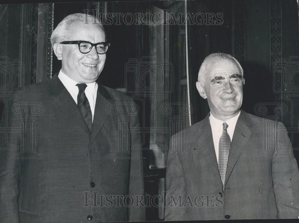 1965 Press Photo Janos Peter Hungarian Foreign Minister Michael Stewart - Historic Images