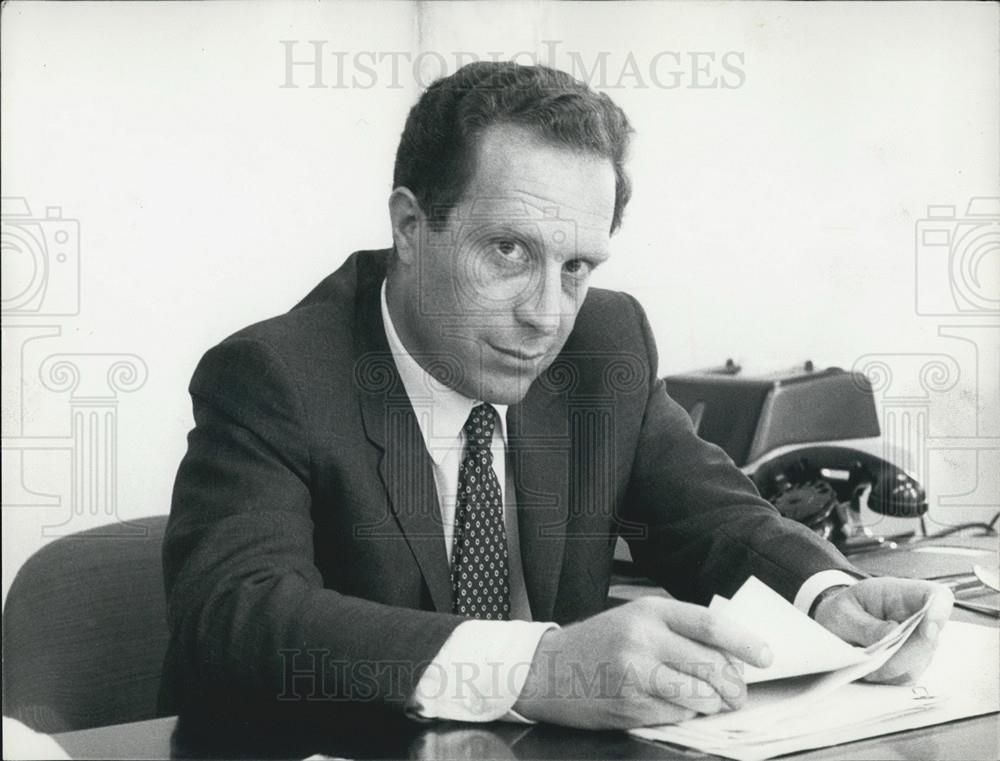 Press Photo Dott. Roberto Olivetti Managing Director of olivetti - Historic Images