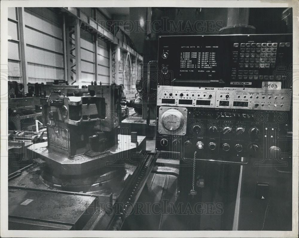 Press Photo Computer Panel Tooling Machine Yamazaki Machinery Works Japan - Historic Images