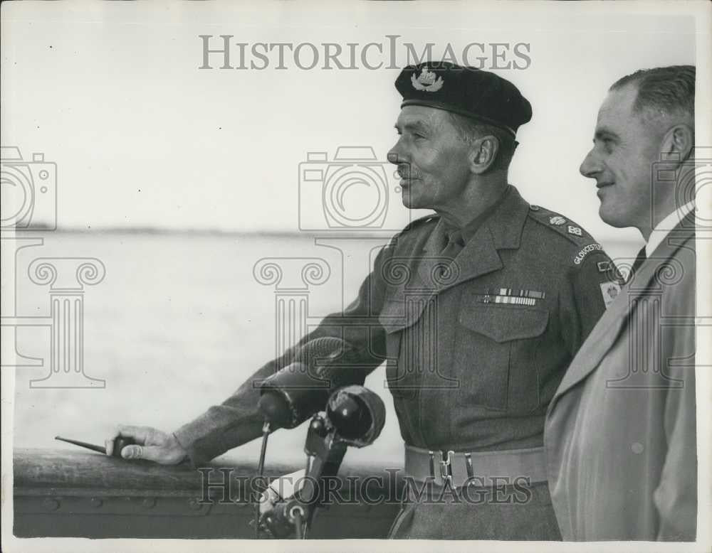 1953 Press Photo Col. J.P. Carne Arrives In The UK With POWs - Historic Images