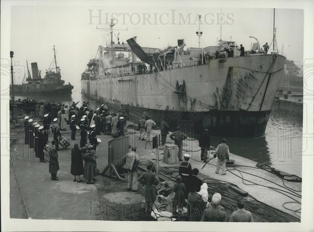 1957 Press Photo British Nuclear Test Ship Returns To Te United Kingdom - Historic Images