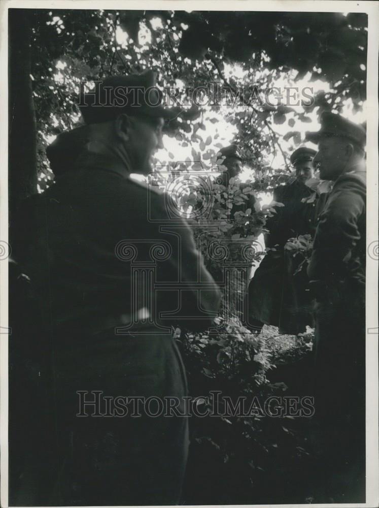 Press Photo Forest Work At Zonal Border Policemen Guarding Coburg - Historic Images