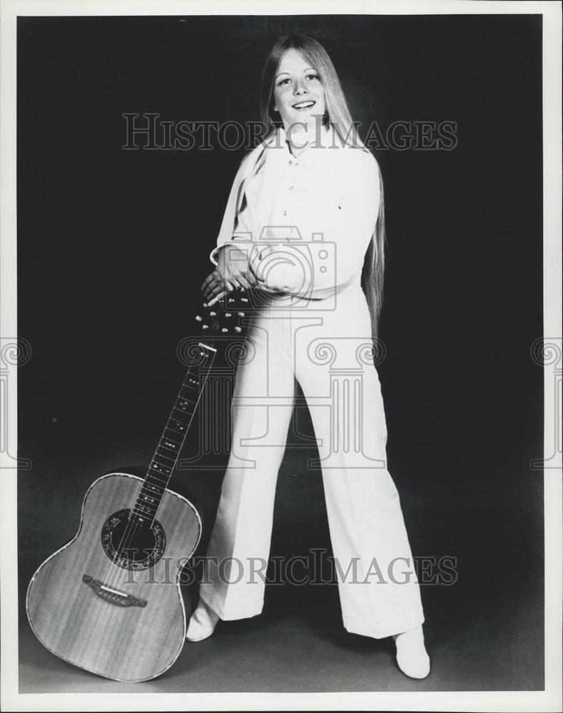 Press Photo 19 year old Country Singer Julie Wingfield - Historic Images