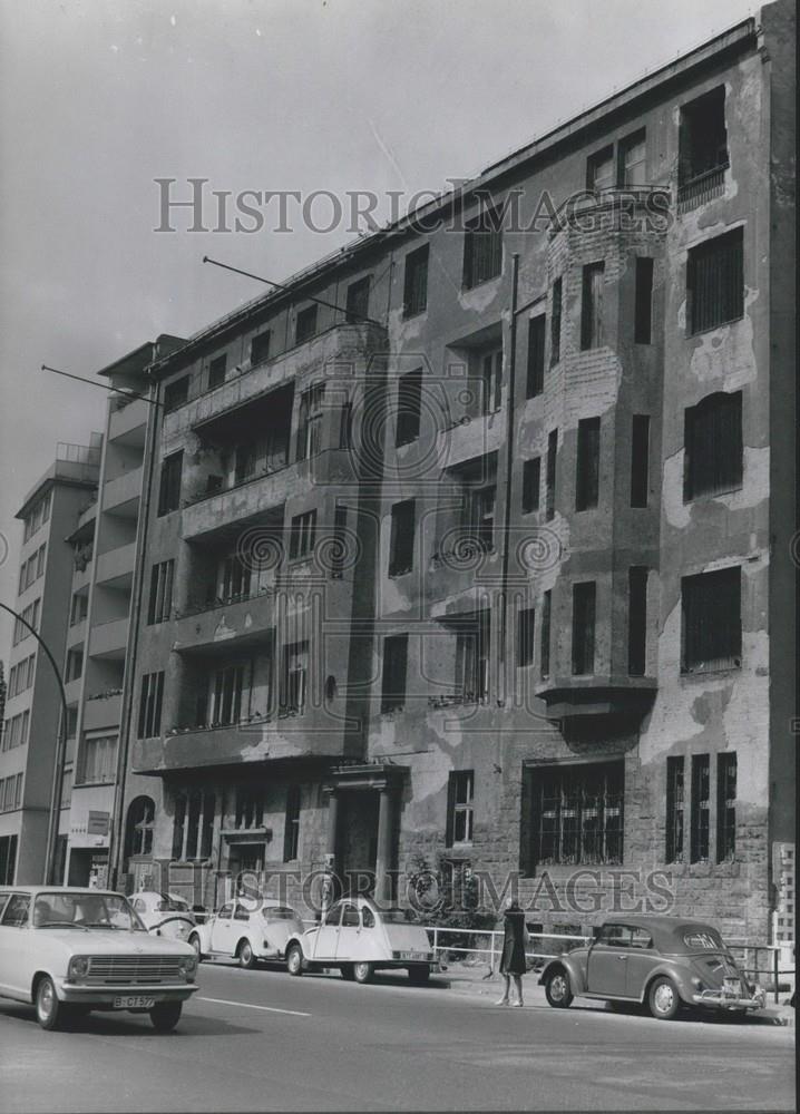 1971 Press Photo General-Consulate of the USSR in West - Berlin Cars Parked - Historic Images