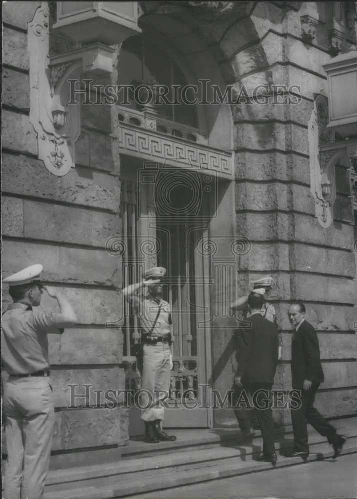1970 Press Photo French Ambassador Sauvagnargues - Historic Images