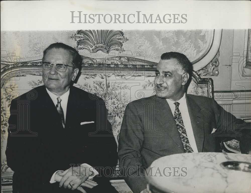 1965 Press Photo President Tito Visits With President Nasser - Historic Images