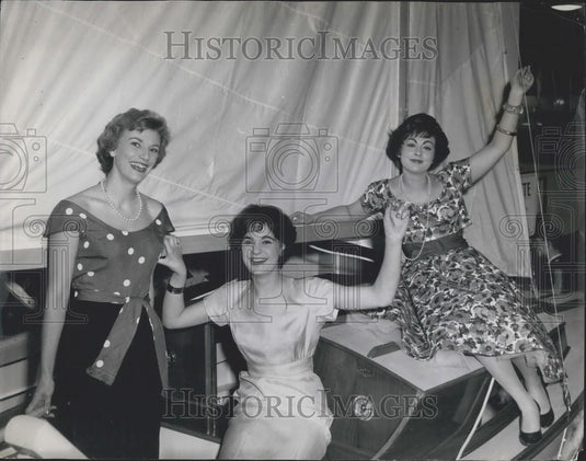 Press Photo Paddy Sonia Carol National Boat Show London Fashions - Historic Images