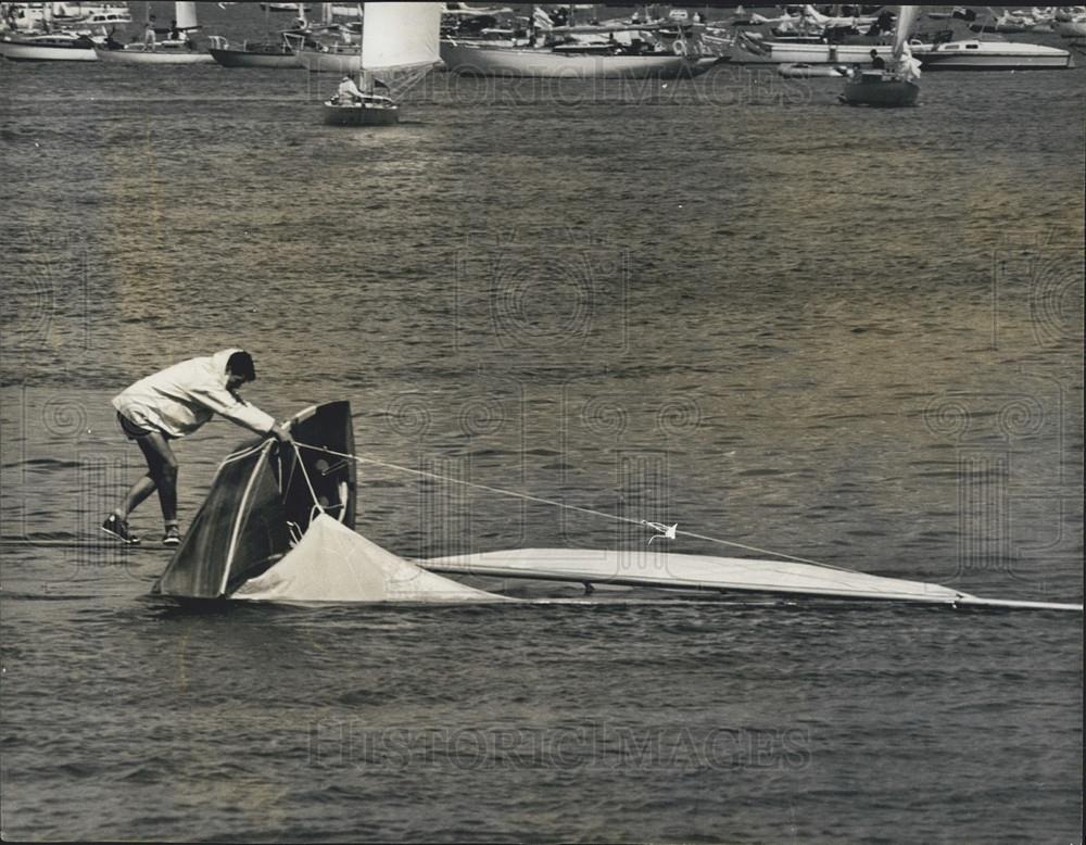 1965 Press Photo Cowes week began,yachter in tip over - Historic Images