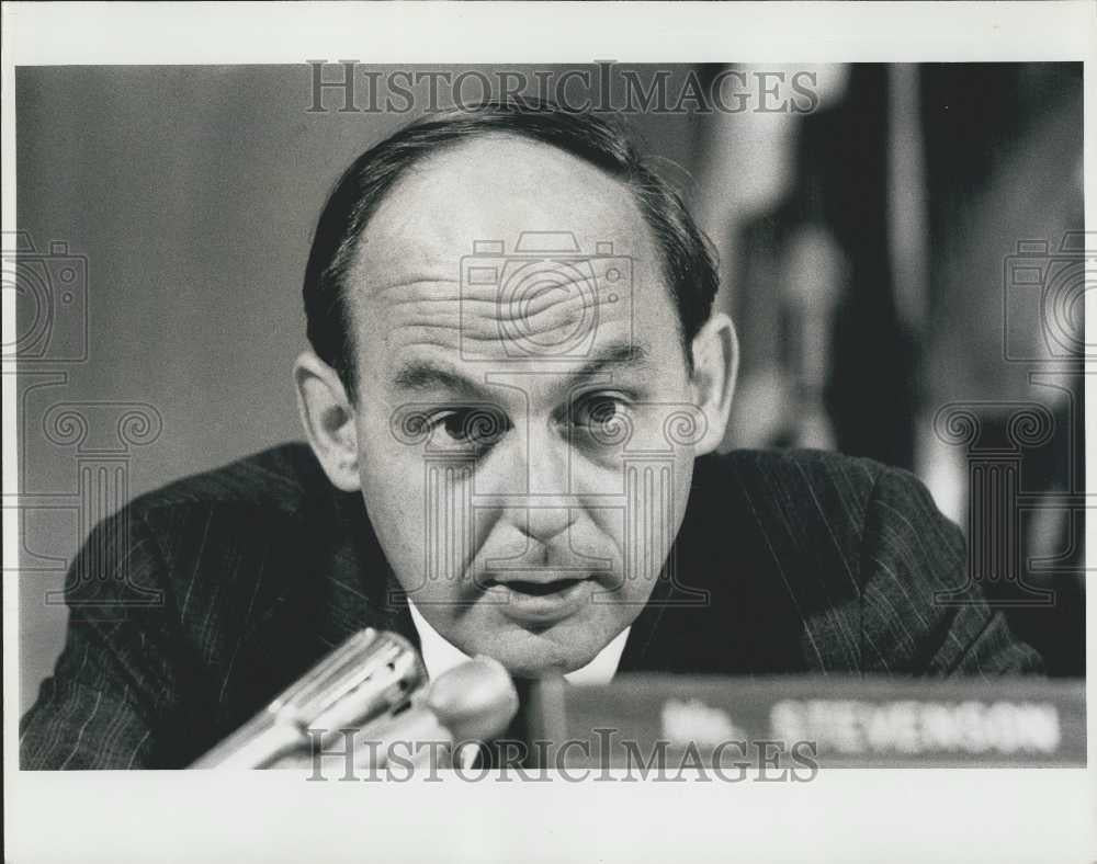 1975 Press Photo Senator Adlai Stevenson During Senate Hearing On Gas Pricing - Historic Images