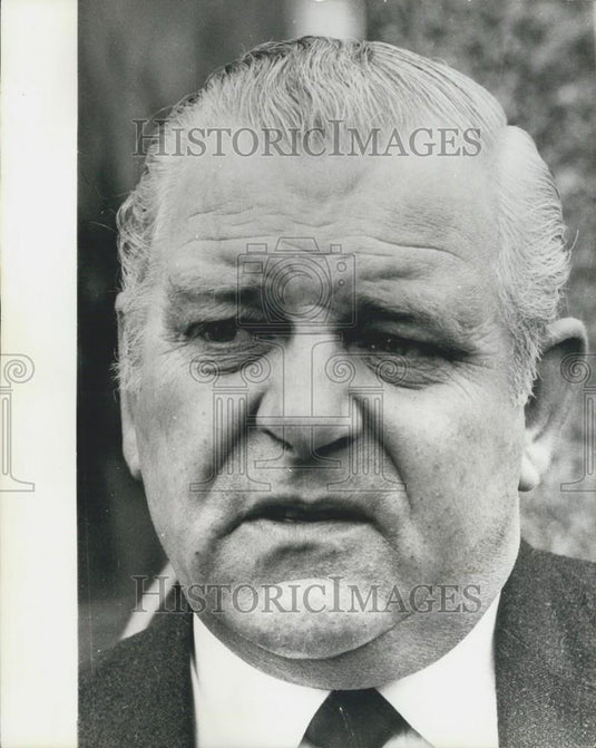 1976 Press Photo Yard Chiefs Arrested - Historic Images