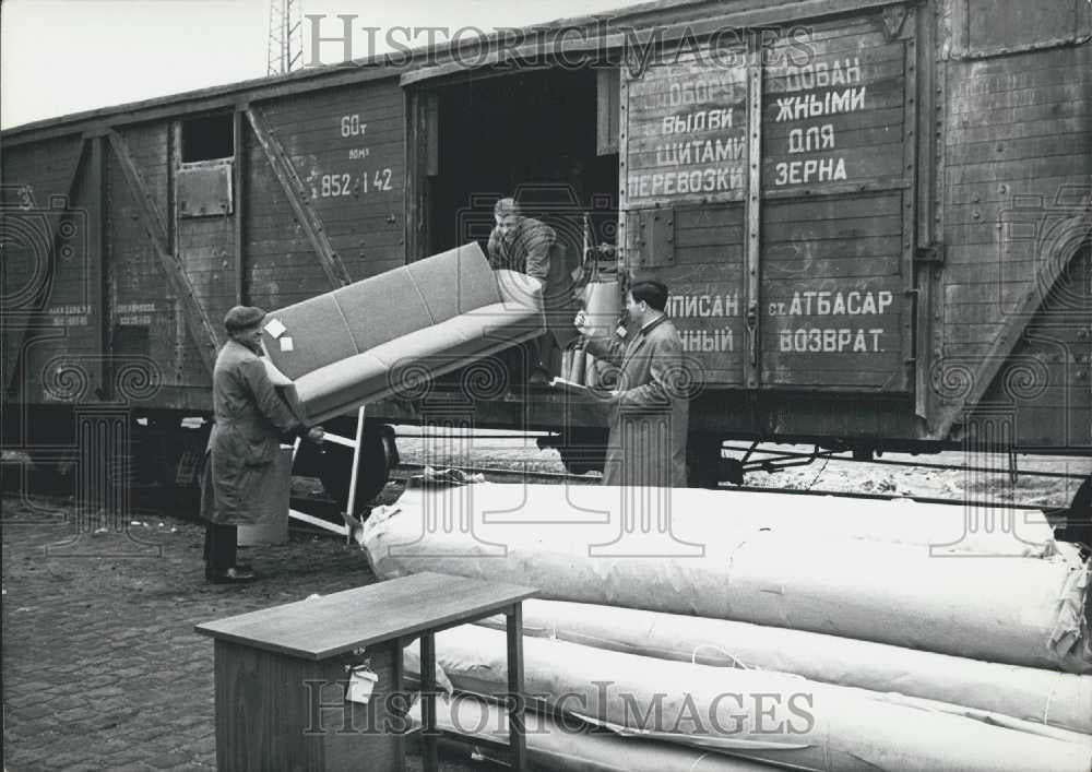Press Photo Furniture, Nigerian Embassy, Moscow, Soviet Freight Car - Historic Images