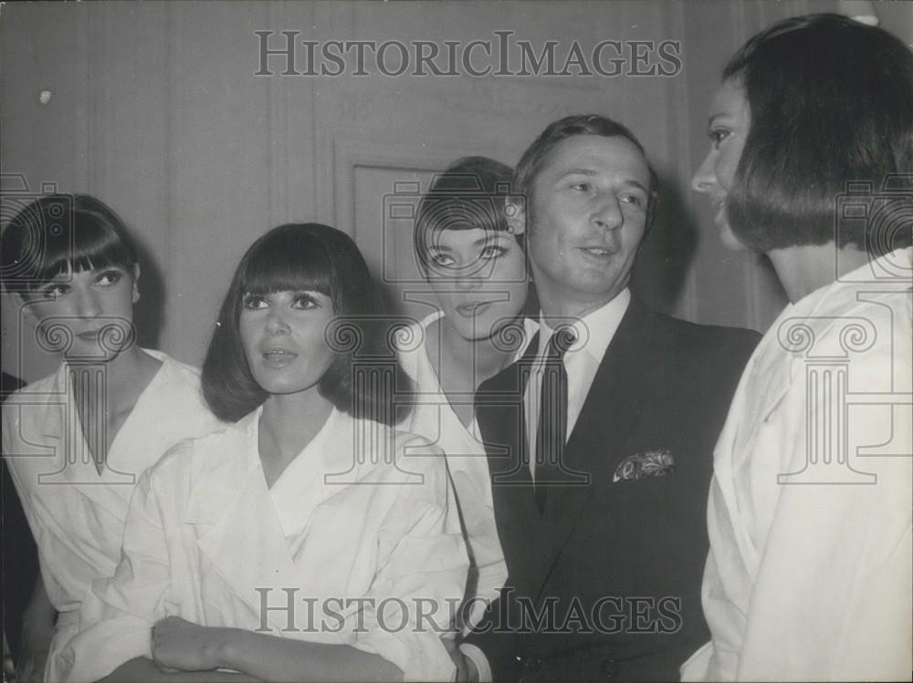 1966 Press Photo Marc Bohan Dior Chief Designer With Top Models ...