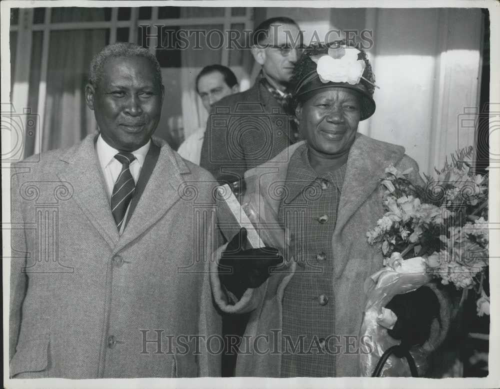 1961 Press Photo Zulu Chief Alebert Lutuli and His Wife, from South Africa - Historic Images