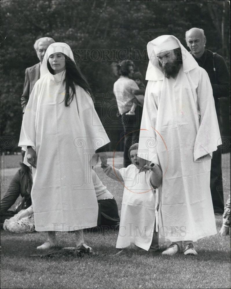 1977 Press Photo Autumn Equinox Ceremony On Primrose Hill Druid Order - Historic Images