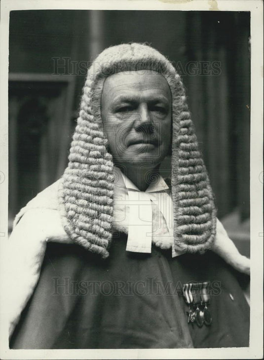 1957 Press Photo Mr Aubrey Melford Steed Stevenson Queen's Council Arrives Sworn - Historic Images