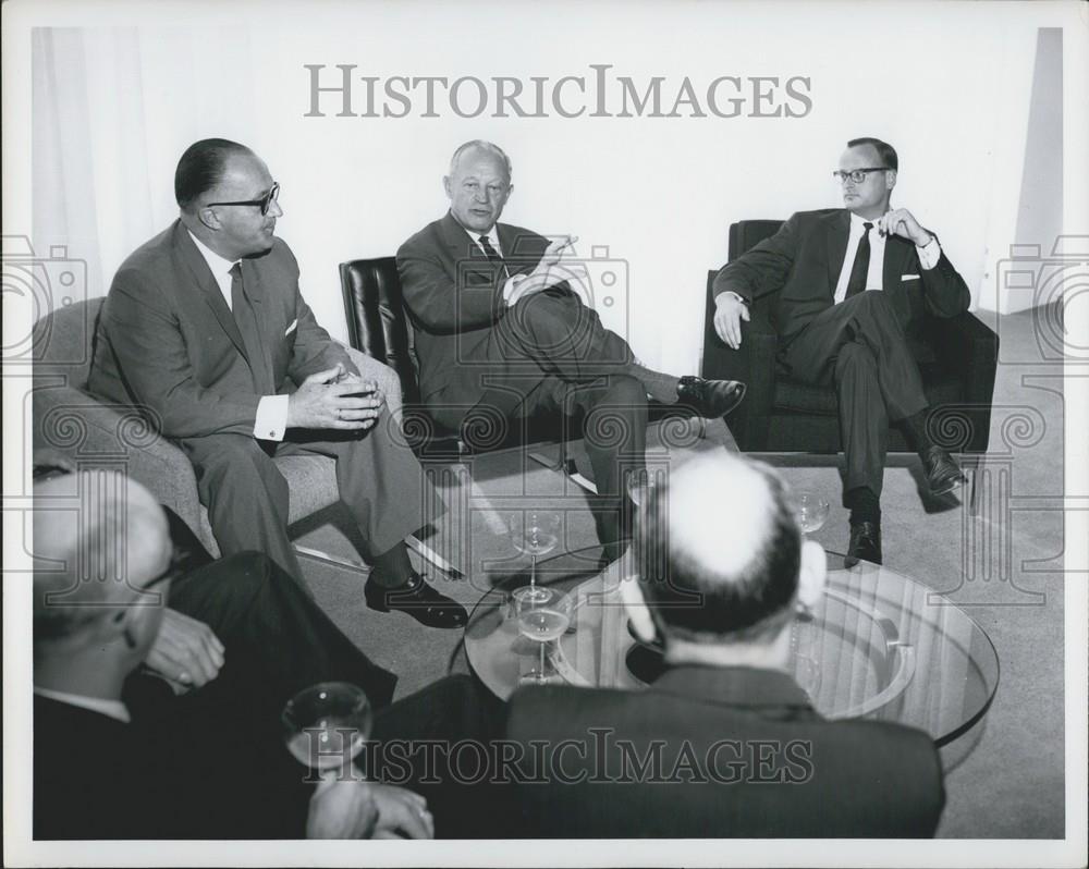 1962 Press Photo Dr.Heinz Nordhoff at a Volkswagen executive reception - Historic Images