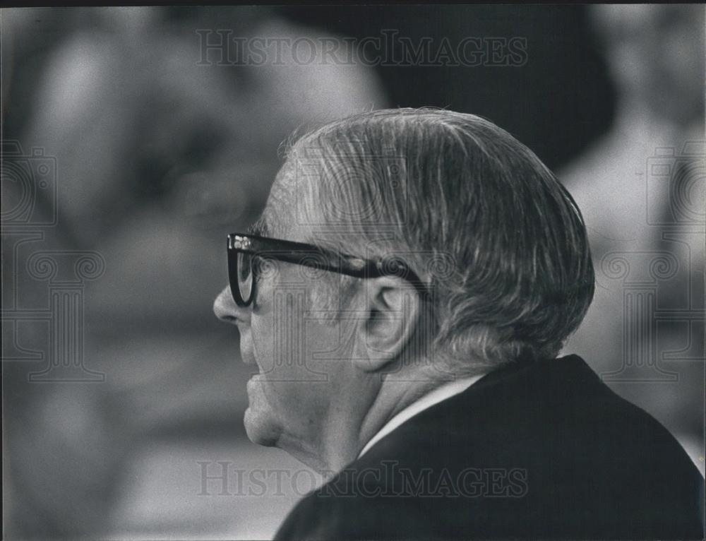 1975 Press Photo New York City Mayor Abraham Beame Press Conference - Historic Images