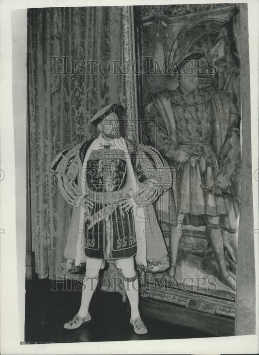 1958 Press Photo Harry Andrews National Portrait Gallery Henry VIII - Historic Images