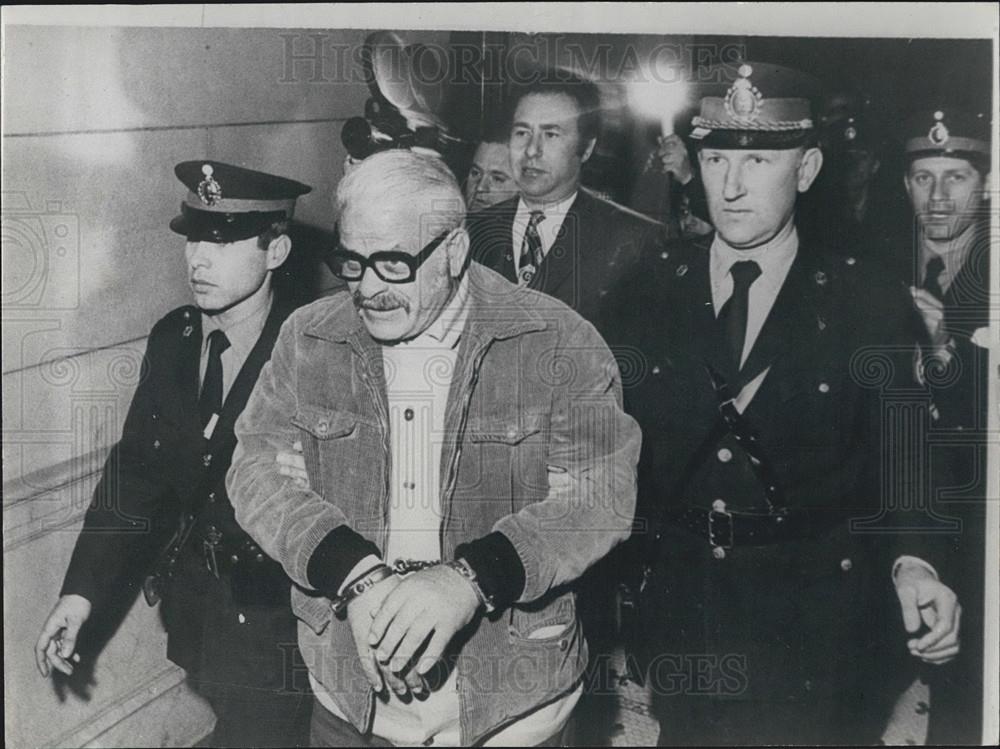 1973 Press Photo Narcotics Smuggler Francois Chiappe Being Extradited Argentina - Historic Images