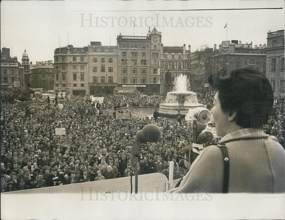 1965 Press Photo Ban-The-Bomb Marchers Easter Pilgrimage - Historic Images