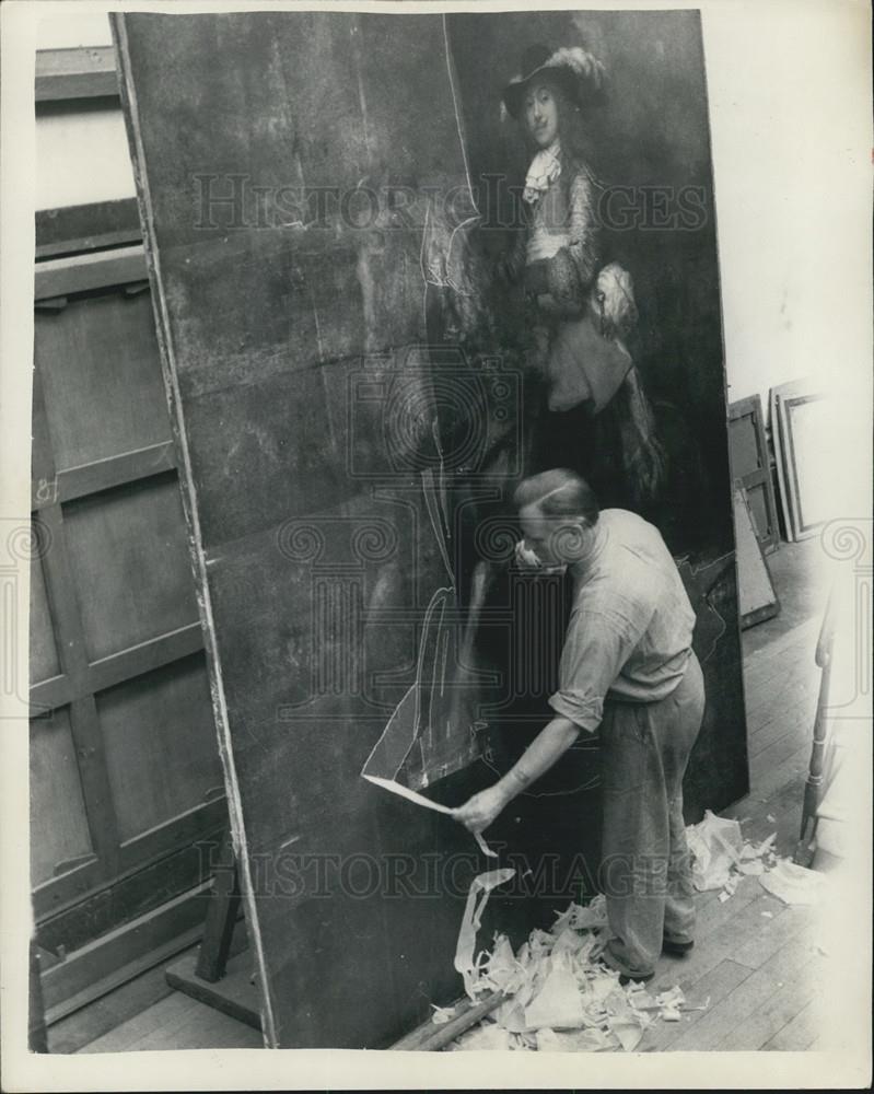 1960 Press Photo Restoring &quot;Portrait of a man on horseback&quot;. - Historic Images