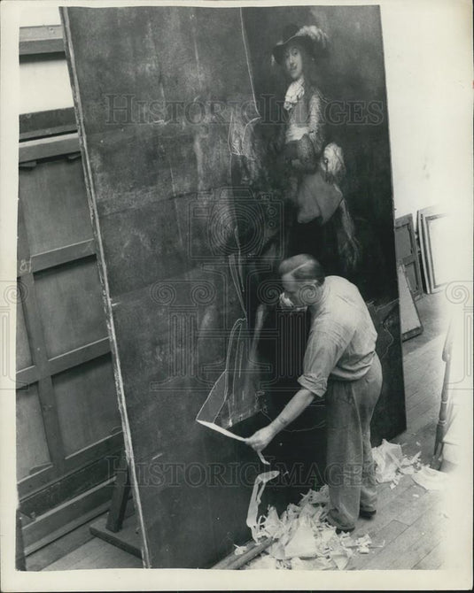 1960 Press Photo Restoring "Portrait of a man on horseback". - Historic Images